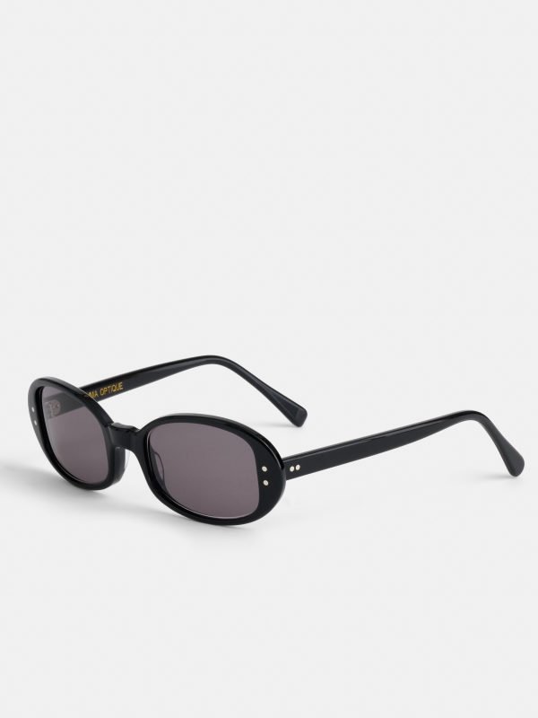 Carolyn Bessette Kennedy’s Iconic Sunglasses